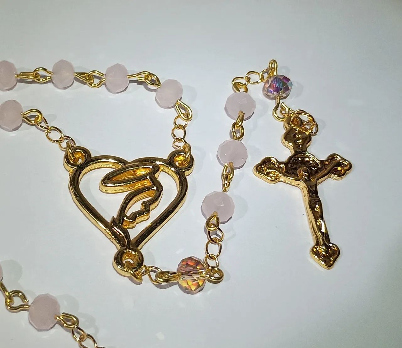 Preço com pedras em rosa bebê com imagens de nossa Senhora crucifixo banhado a ouro - Foto 2