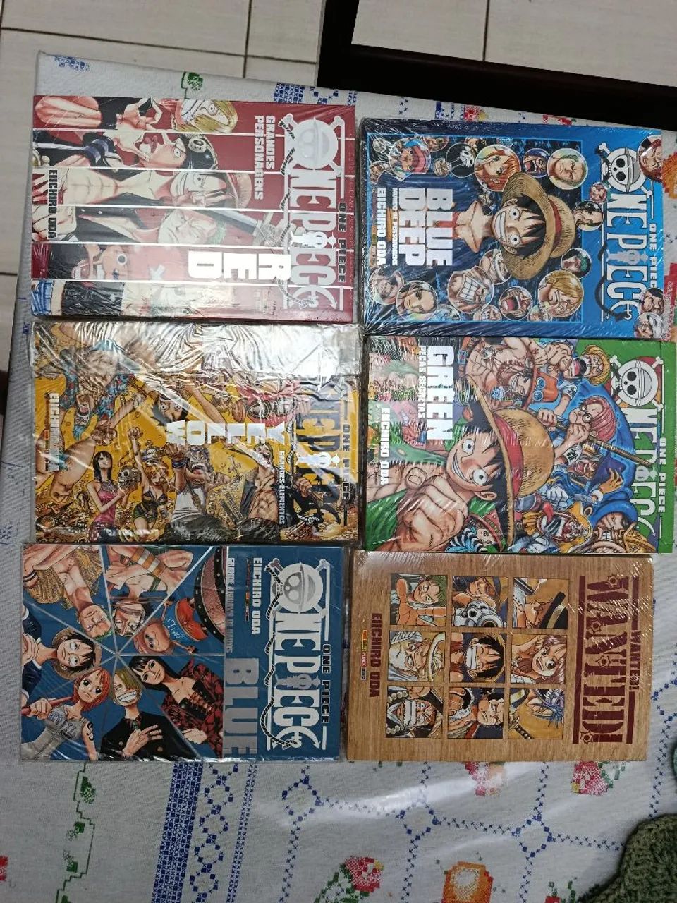 Databooks do One Piece + Wanted 