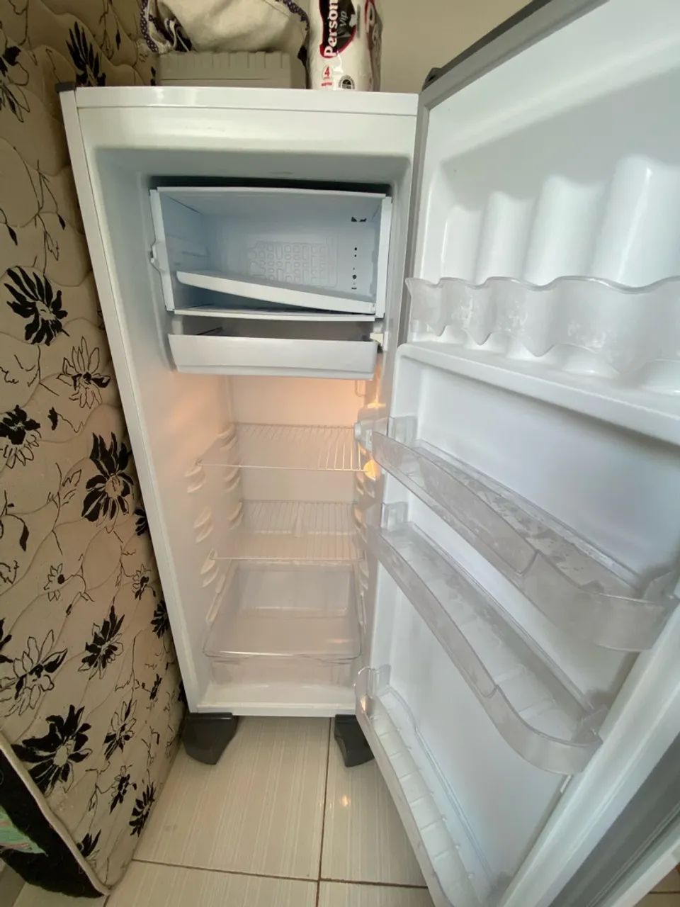 Geladeira EM PERFEITO ESTADO  - Foto 4