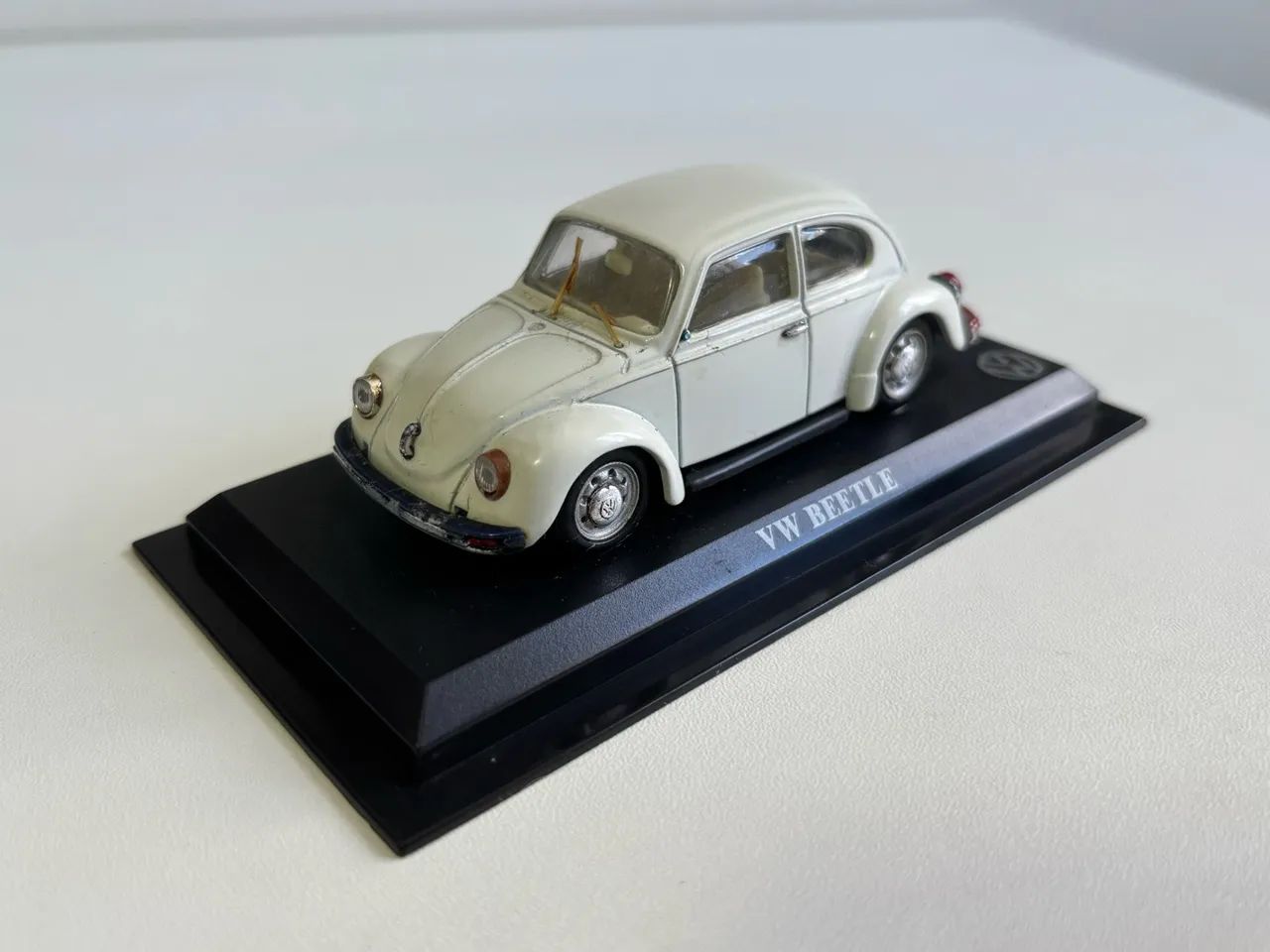 Miniatura Fusca Mexicano com base 1:43 - Foto 2