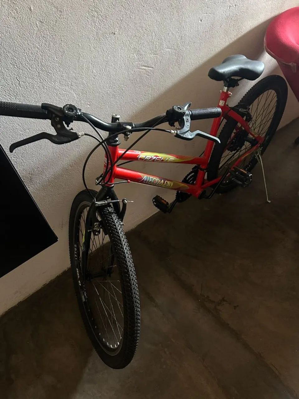 Bicicleta nova  2 meses de uso  - Foto 4