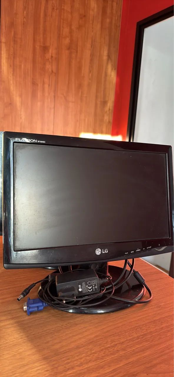 Dois Monitores LG Flatron 15,6?