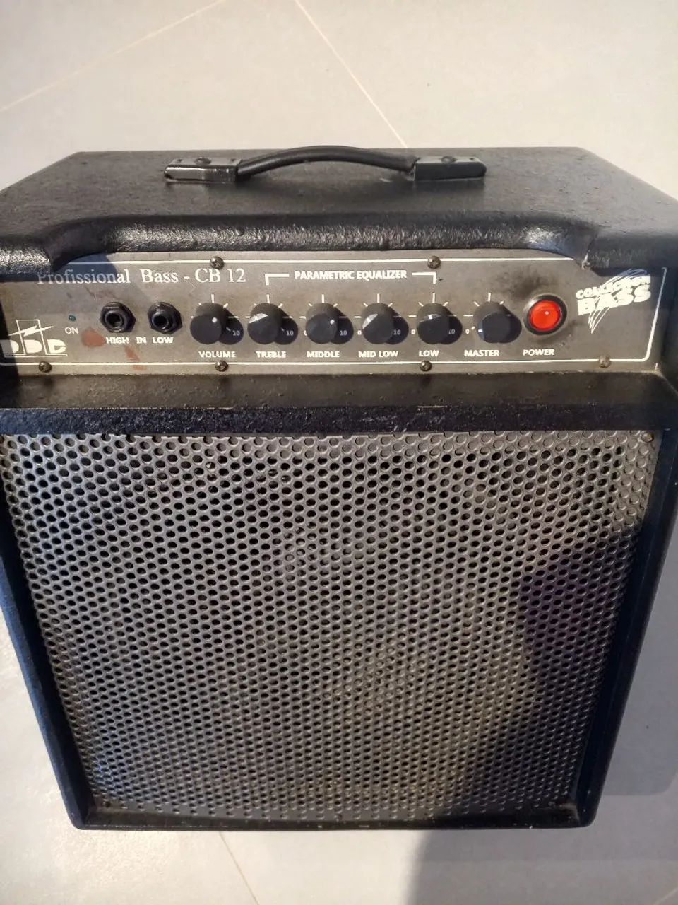 Cubo de baixo DDE, 200w RMS , 