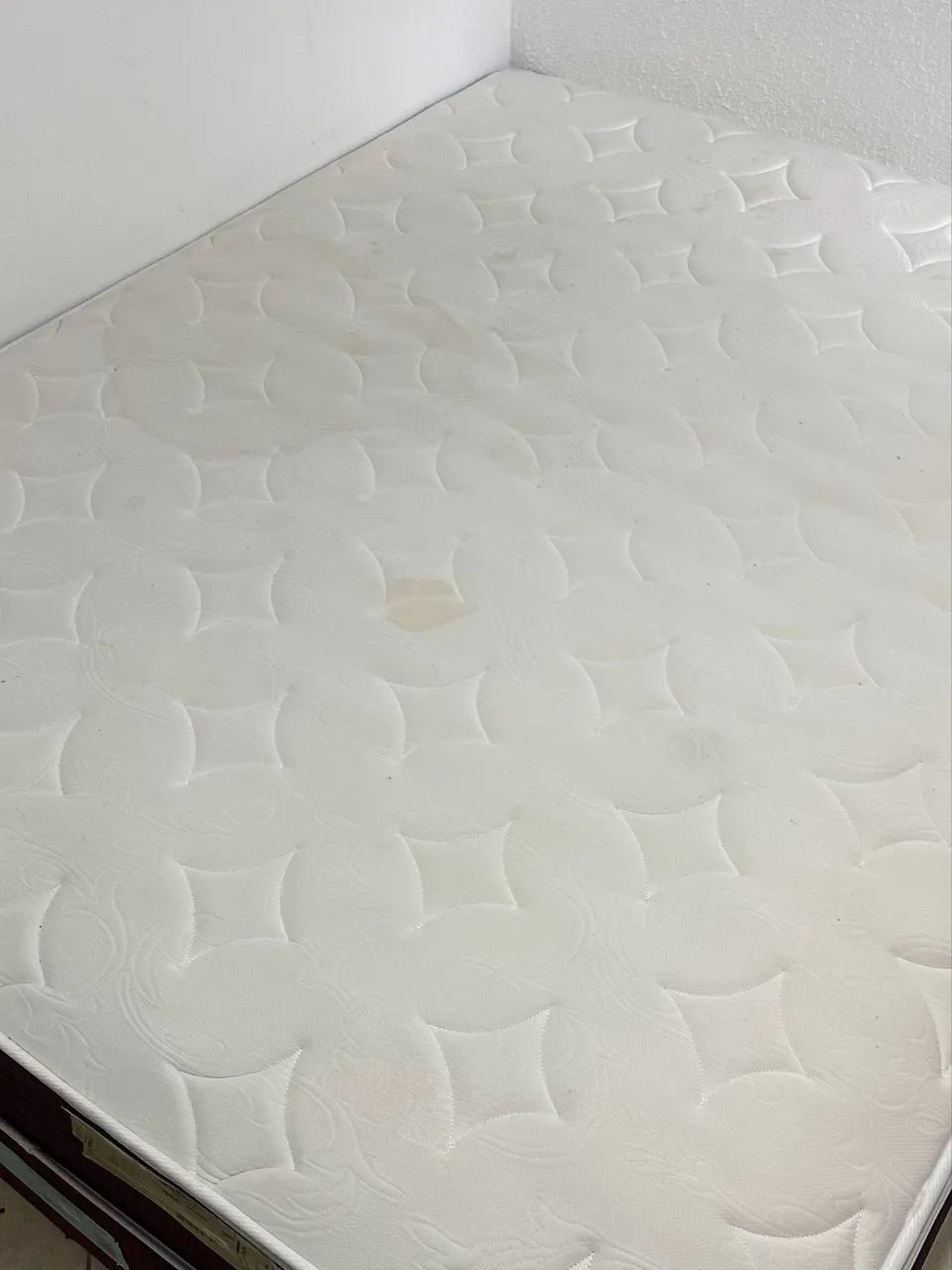 CAMA QUEEN ÓTIMO ESTADO - Foto 2
