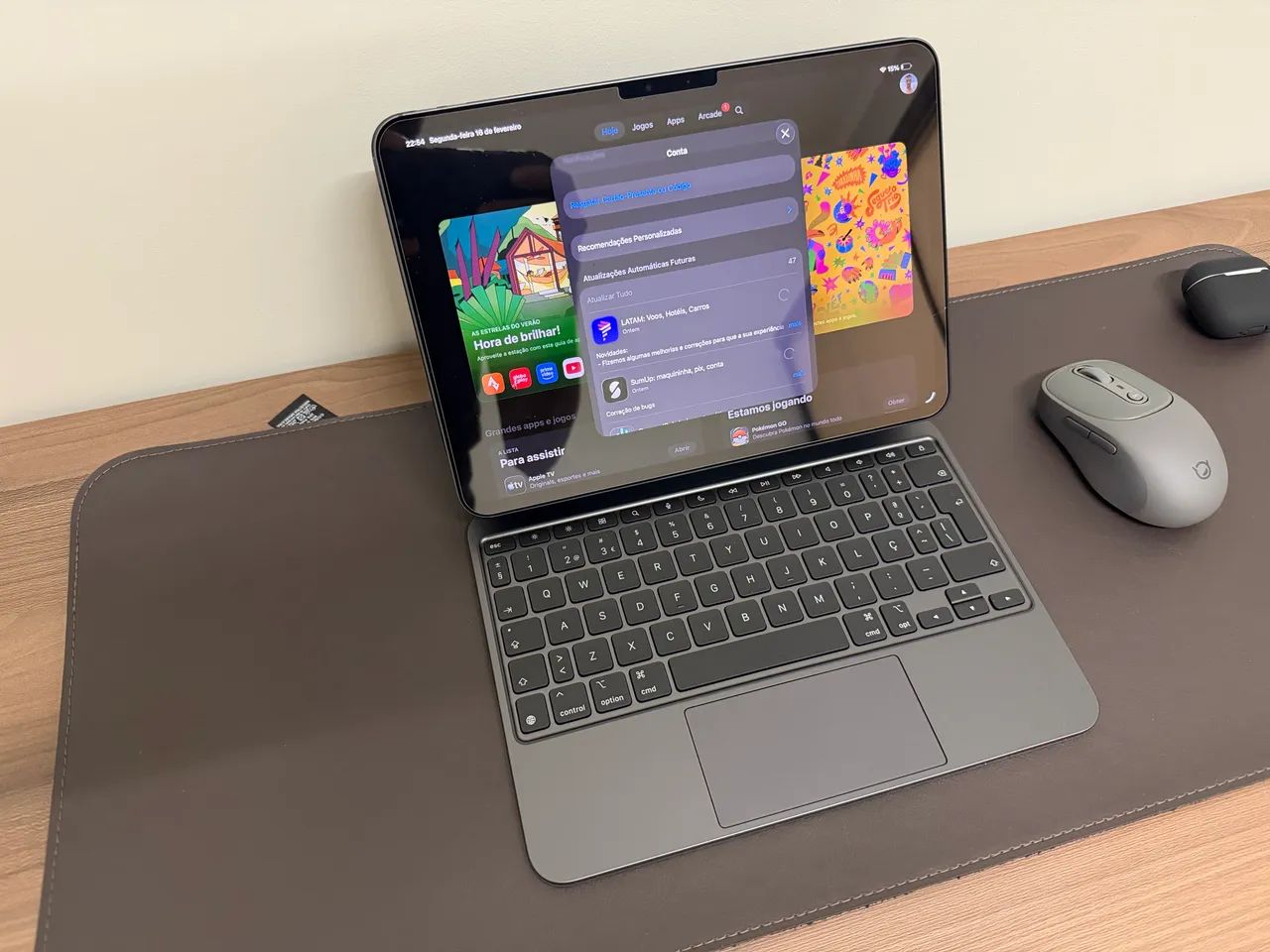 iPad Pro M5 c/ Teclado Apple em português - Garantia 12/2026