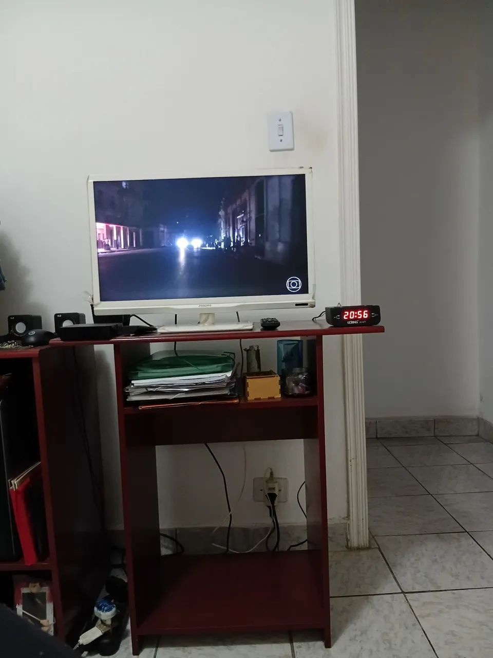 TV Philips de Led  23 polegadas +rack  para tv até 32 polegadas.  - Foto 4