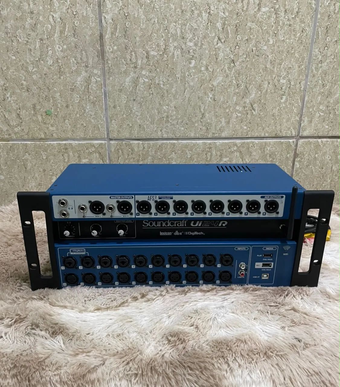 Mesa Digital Soundcraft Ui24R - Foto 3