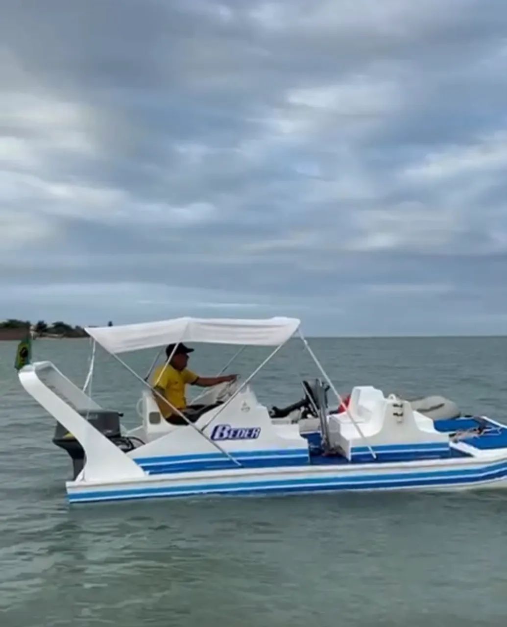 Lancha super 8 a mais nova de Pernambuco 