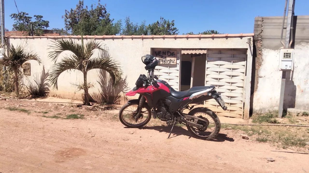 Vendo uma casa 