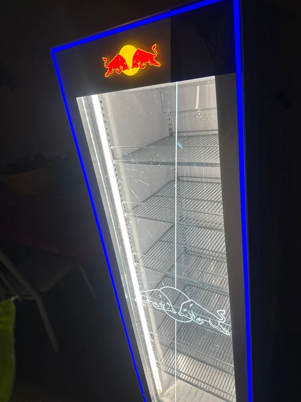 Vende-se refrigerador em perfeito estado de conservação 