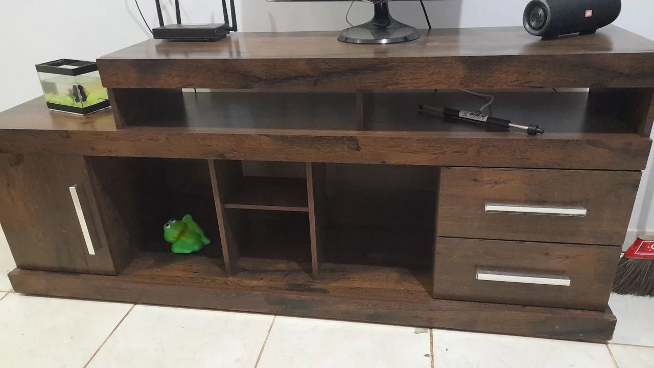 Vendo sofá mais mesa e rack 65570217329665124