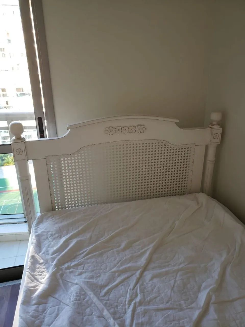 VENDO CAMA ESTILO PROVENÇAL - Foto 4