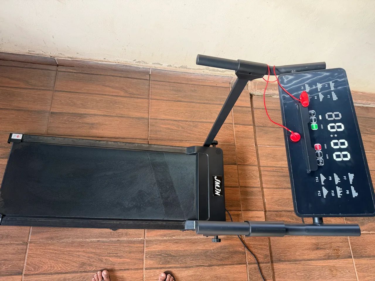 Vendo uma esteira elétrica semi nova