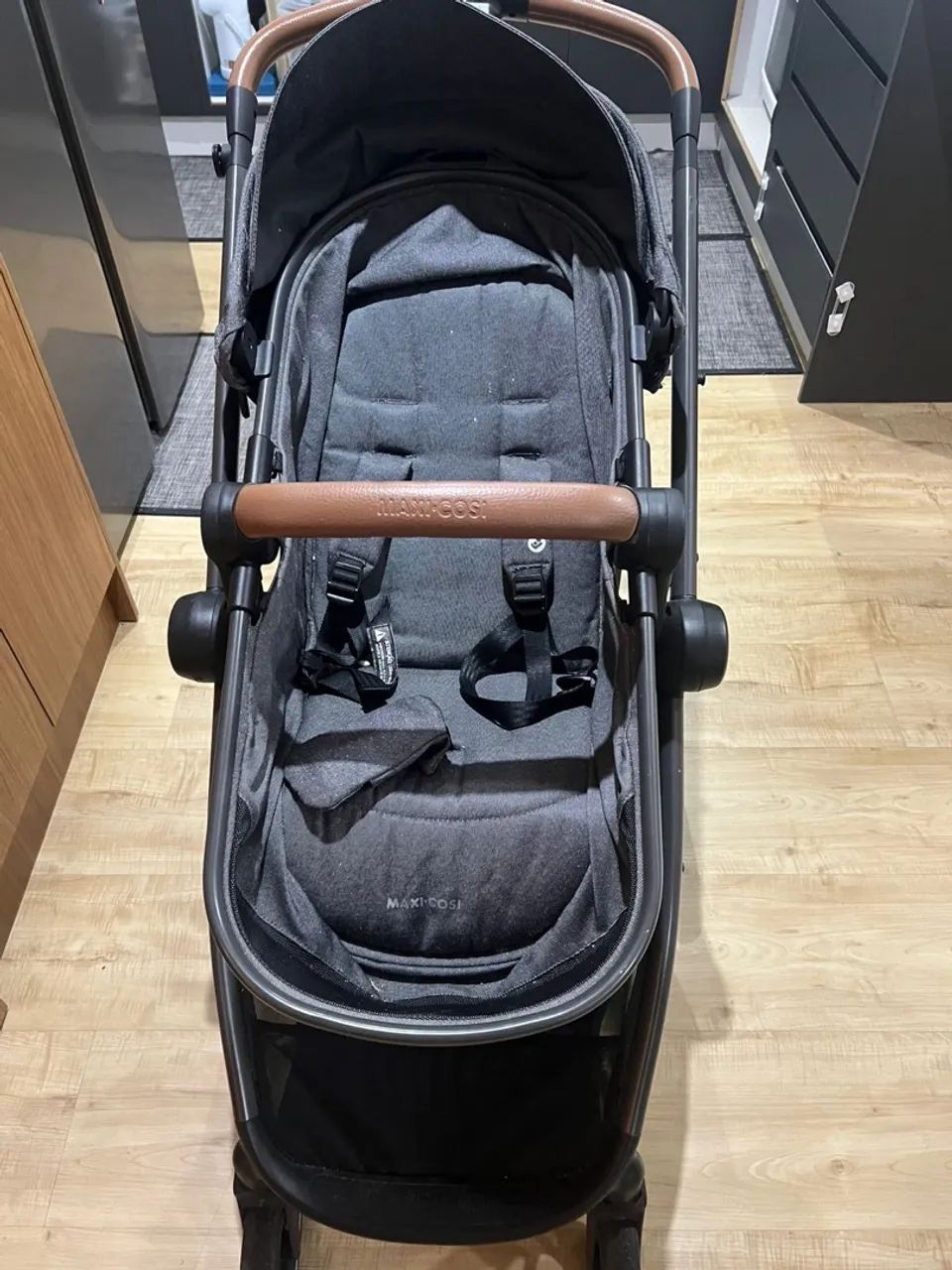 Carrinho de bebê com bebê conforto  - Foto 4