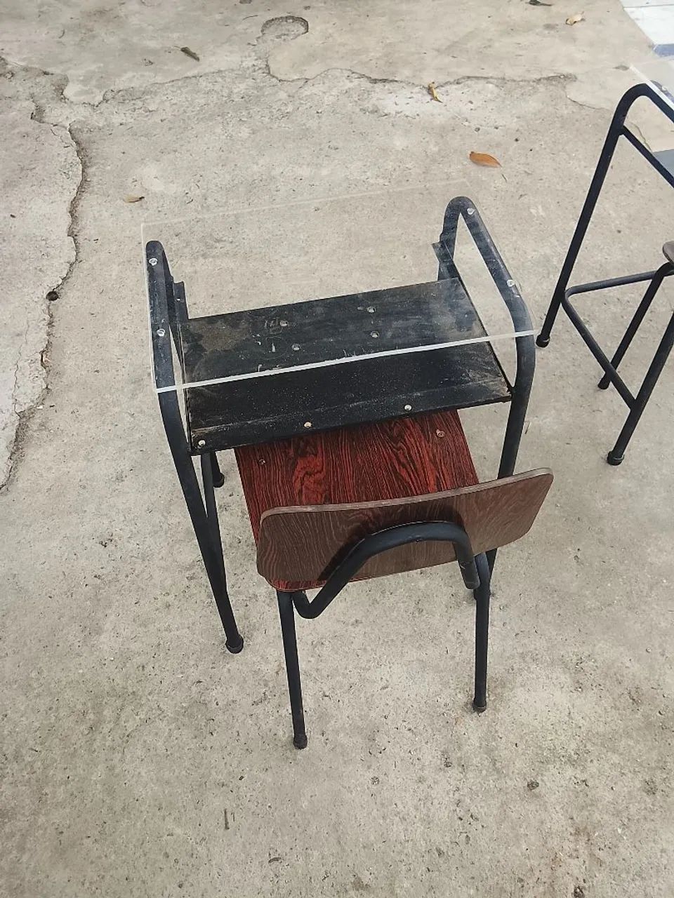 Mesa e cadeira pequena  - Foto 5