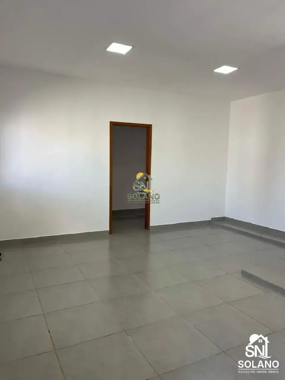 Vendo Belo Imóvel comercial com móveis planejados no escritório - Foto 4