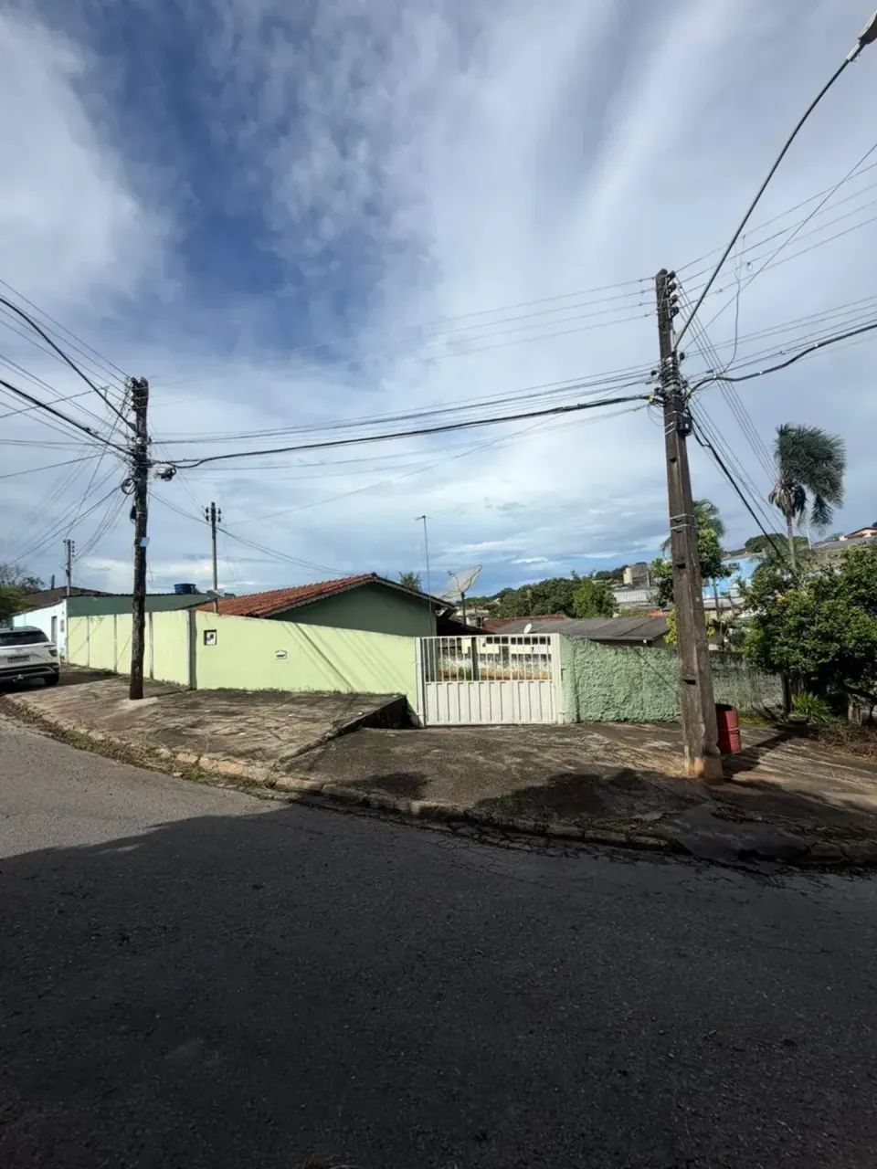 Casa  com 3 quartos  para aluguel  na Vila Romana