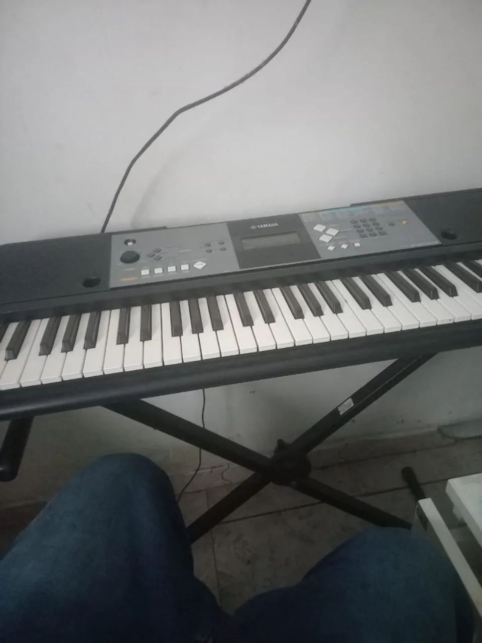 Teclado Yamaha E233
