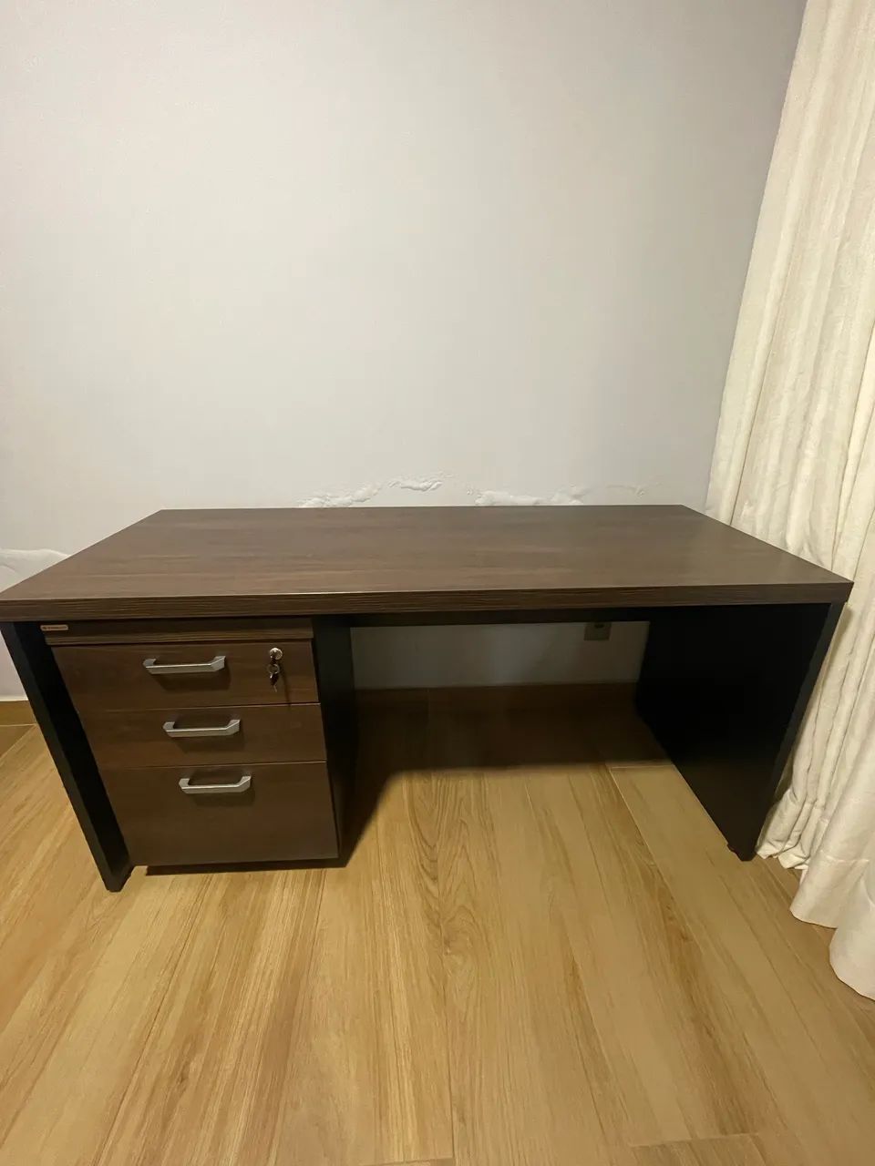 Mesa de escritório e gaveteiro 100% MDF