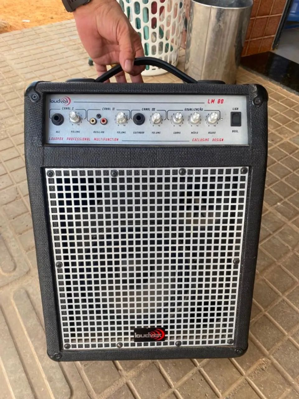 Vendo Caixa de som Multi-uso 