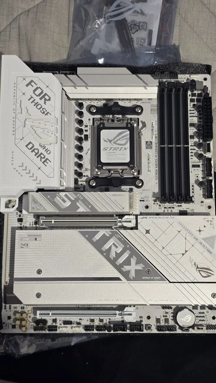 X870-A ASUS ROG STRIX - Foto 3