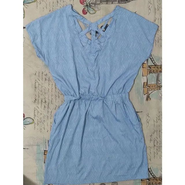 Vestido leve azul para dias de verão