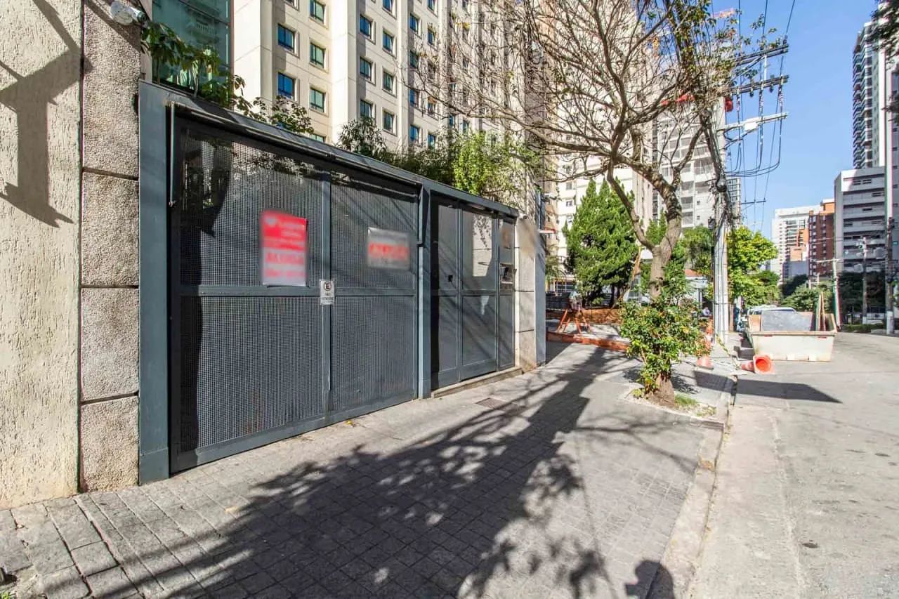 Prédio comercial na Rua Capote Valente, 528  1000 m² - Foto 2