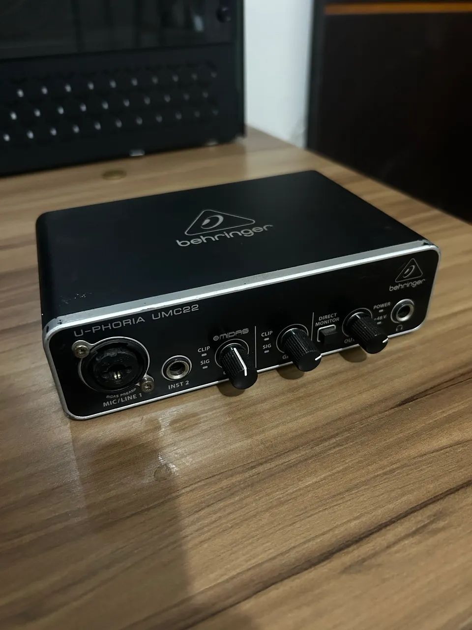 Placa de audio Behringer UMC22