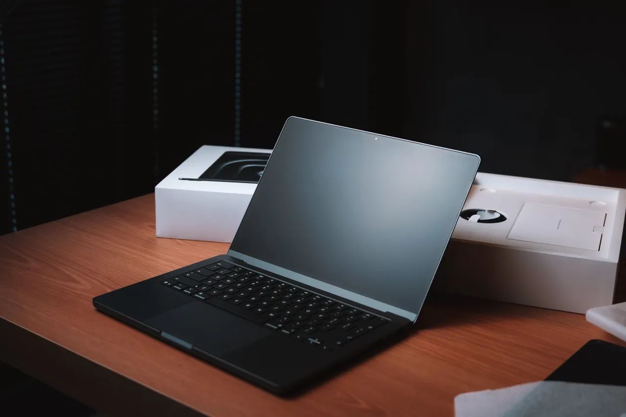 MacBook Pro M5 Max 64GB 2TB Nano texture 14 polegadas  - Foto 2
