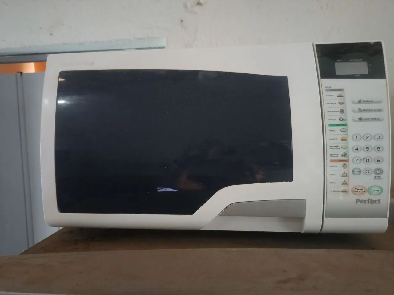Vendo microondas 28 litros diversas marcas  - Foto 3