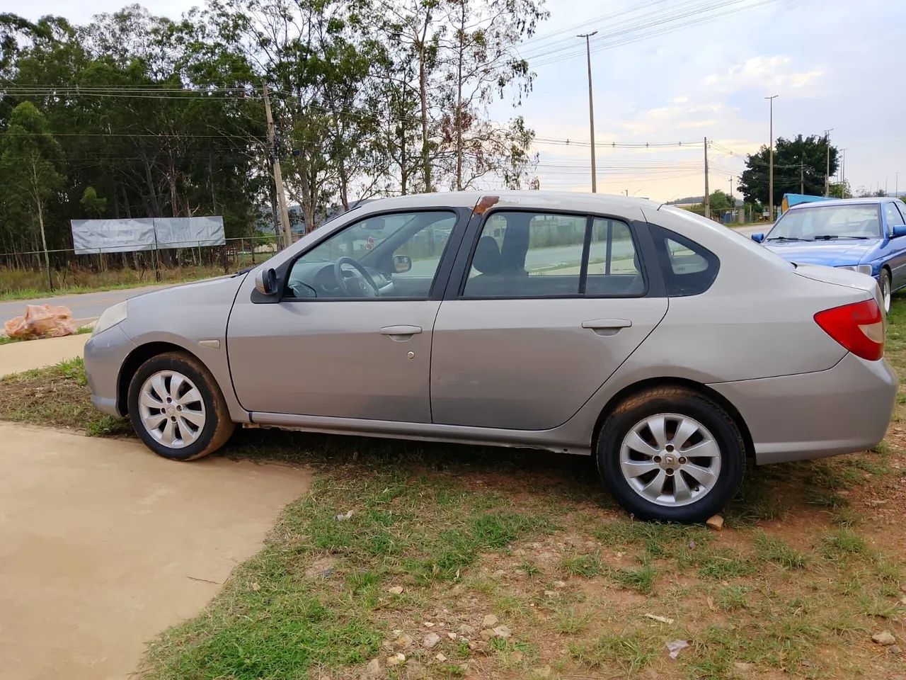 Renault Symbol PRIVILÈGE HI-FLEX 1.6 16V 4P 2010
