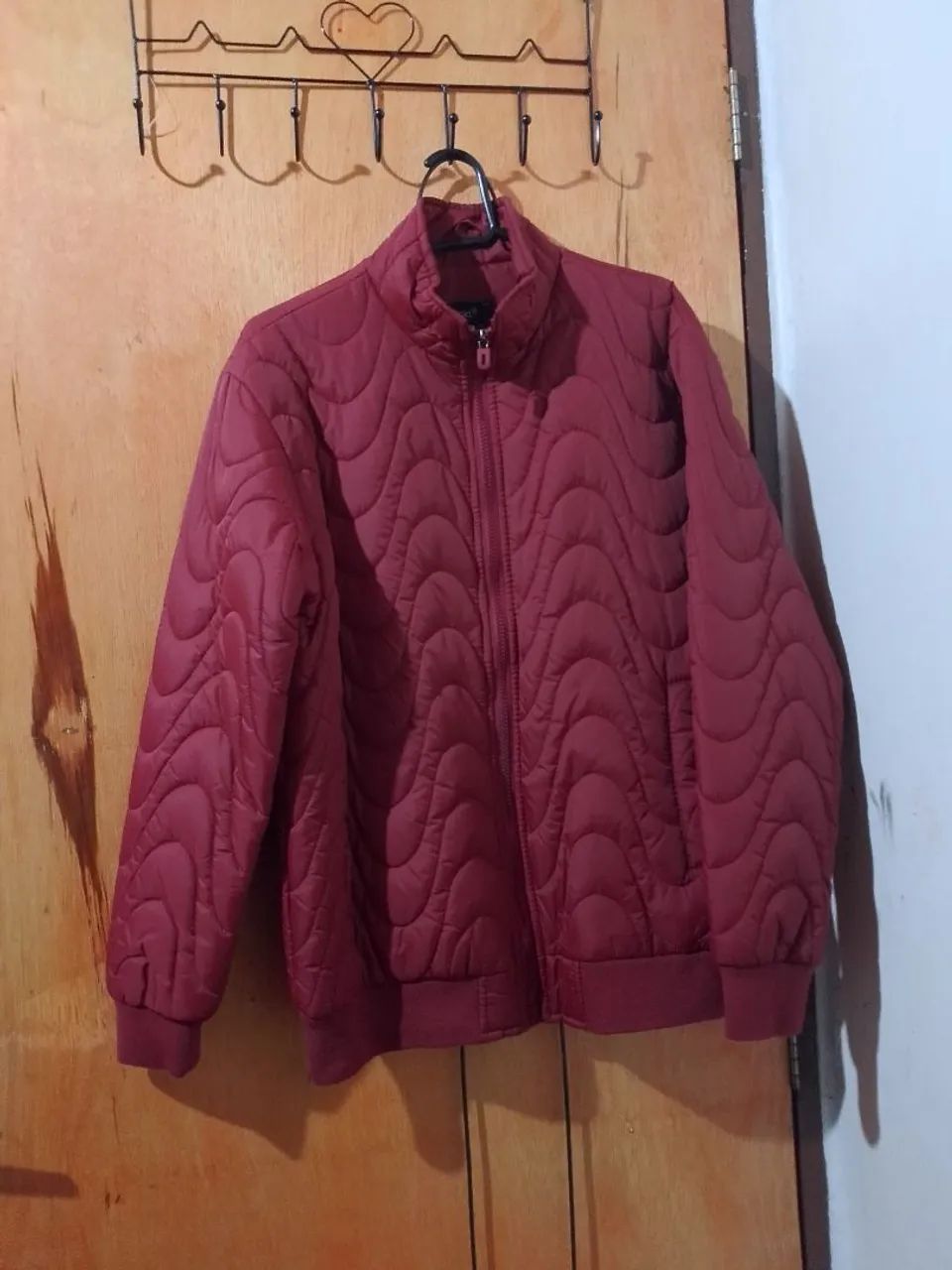 JAQUETA PUFFER BORDÔ 
