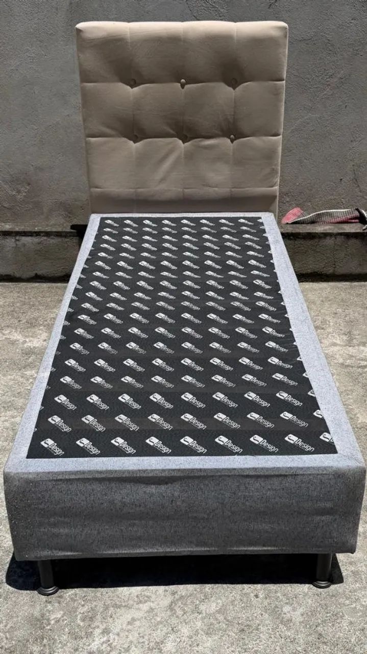 Cama (base e cabeceira) solteiro. 