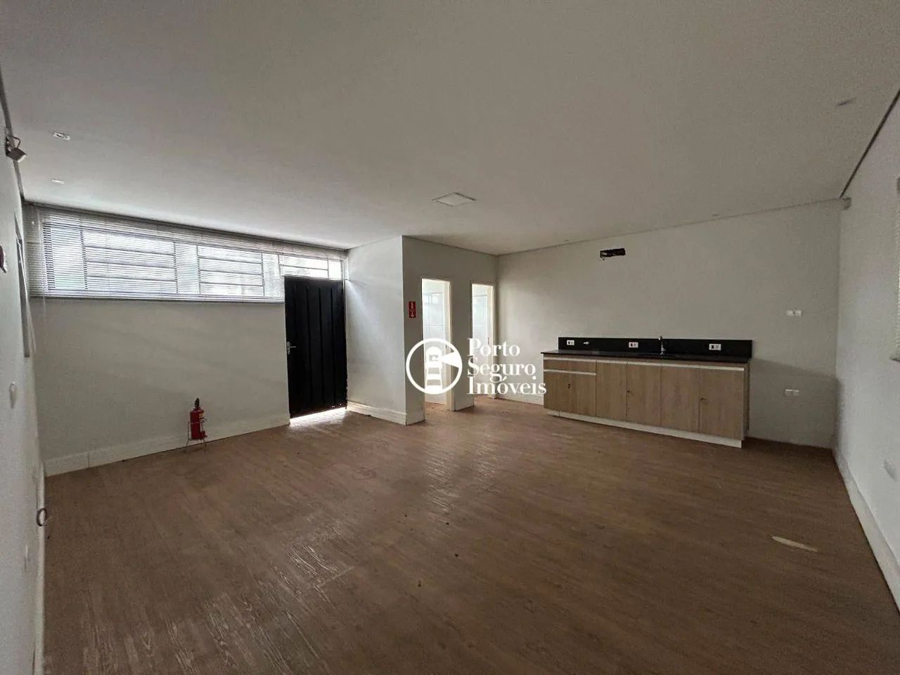 Galpão com 2121m² - Wener Plaas com 2000m² livre salão. 03 Docas (uma com plataforma, piso - Foto 3