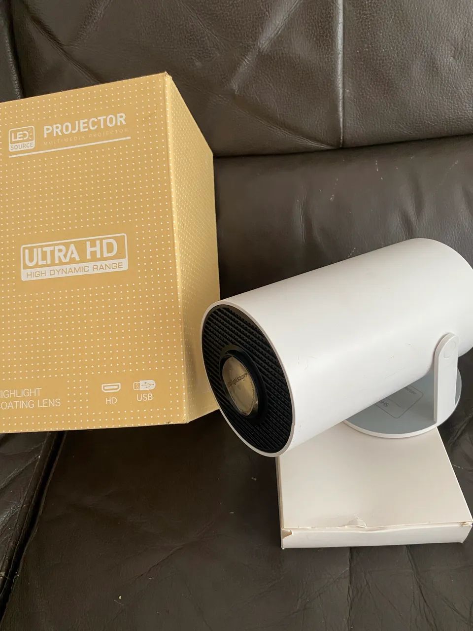 Projetor Portátil Ultra HD Novo  - Foto 2