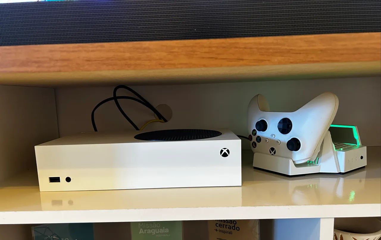 Xbox Series S com acessórios - Foto 2