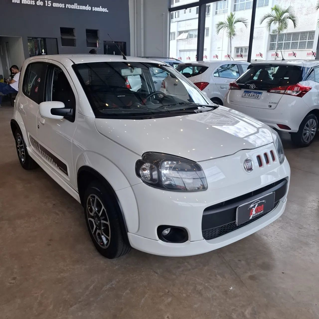 Fiat Uno Sporting 1.4 EVO Fire Flex 8V 4P 2014 - Foto 4