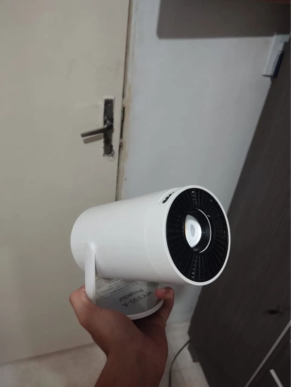 Projetor HY300 Smart 4K 2025 Android Wi-Fi Bluetooth HDMI ? Pouquíssimo Uso - Foto 2