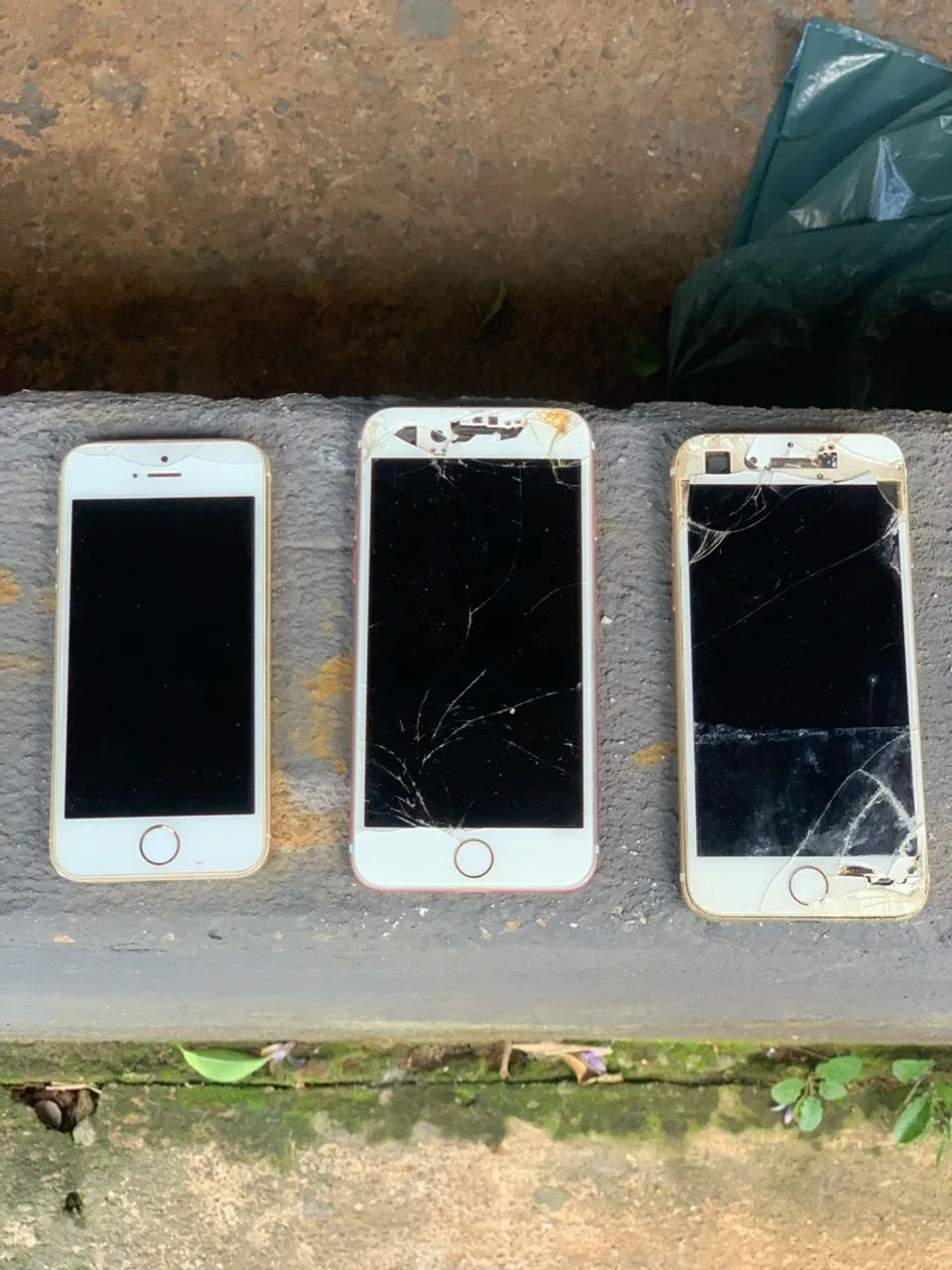 Carcaça de 3 iPhones para usar as peças  - Foto 2
