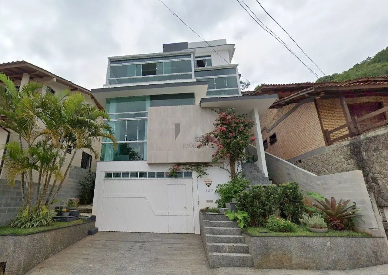 Casa moderna a venda Itacorubi Florianopolis