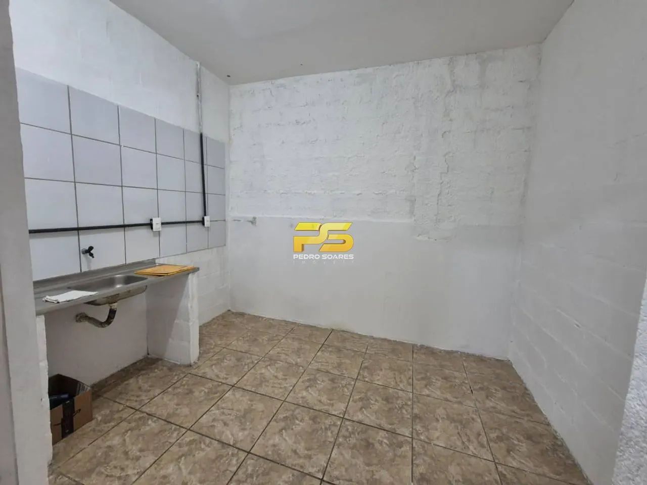 Galpão de 250m² com escritório de 30m² montado com WC - Foto 2