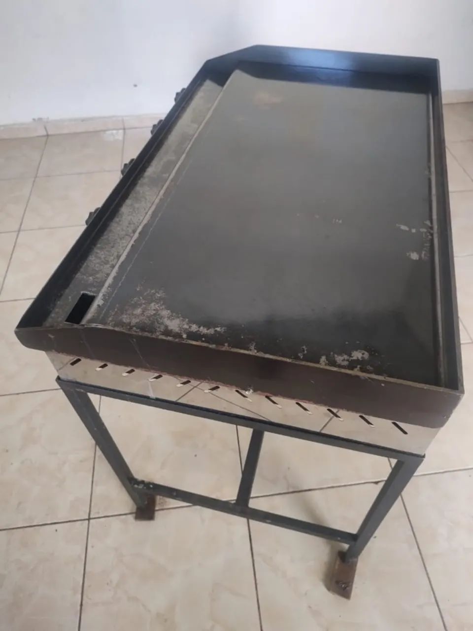 Chapa Profissional 1,05x60 a Gás 4 acendedores - Excelente Estado - Foto 2