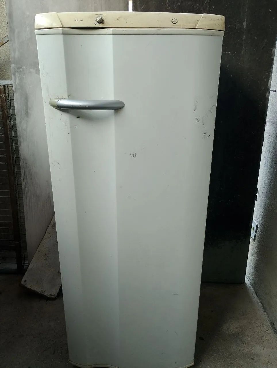 GELADEIRA COM DEFEITO, COMPRESSOR QUEIMADO 