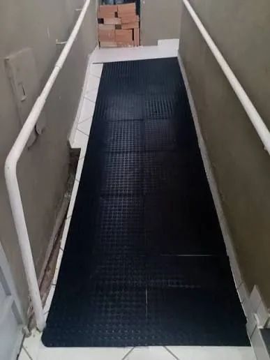 Piso emborrachado antiderrapante tipo moeda  - Foto 2