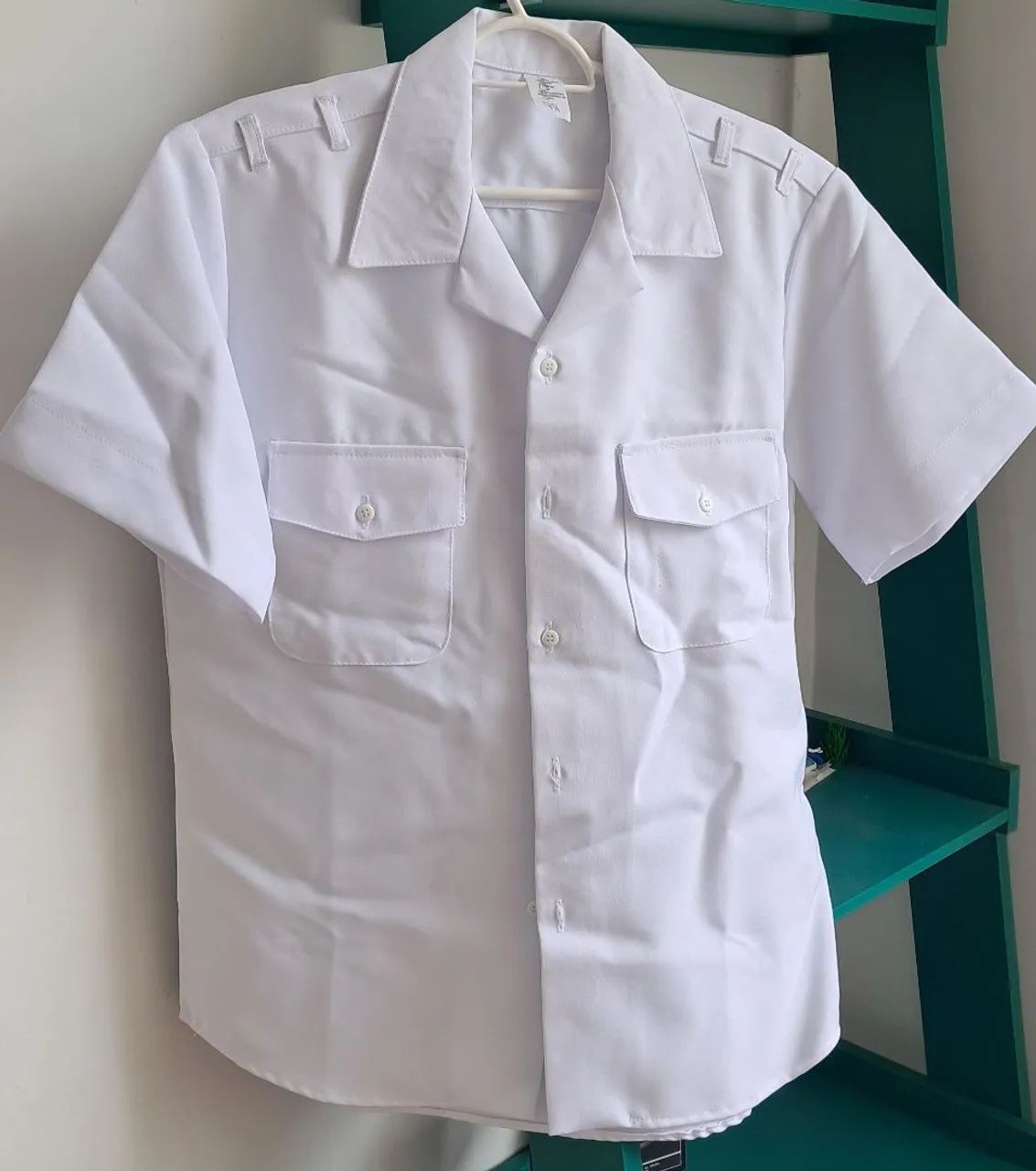 Uniforme Marinha: blusas tam 2 e 3 e calças tam 42. - Foto 2