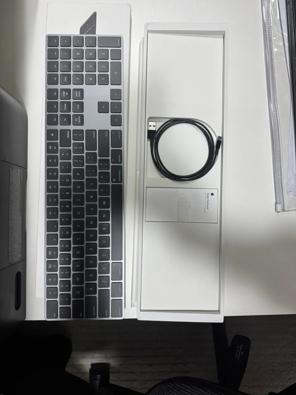 Teclado Bluetooth Apple Magic Keyboard sem uso