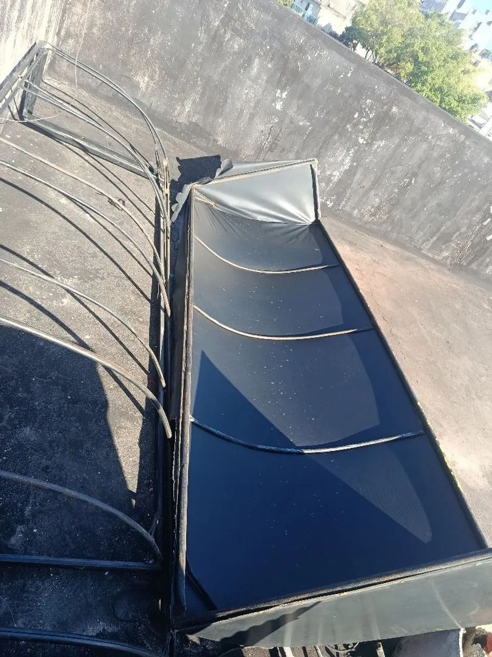 Armação de ferro para toldo - Foto 4