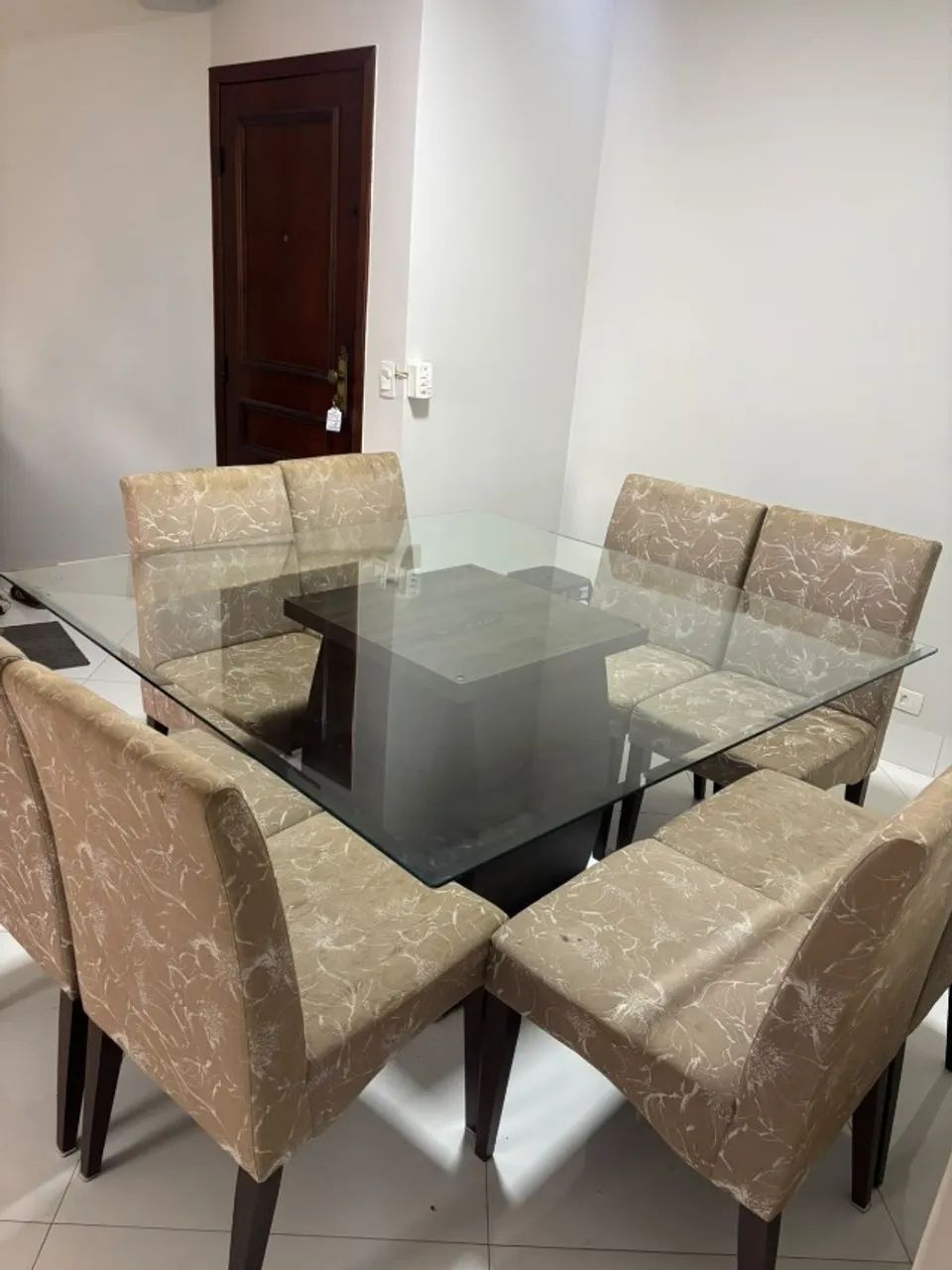 Mesa de jantar quadrada de vidro com 8 cadeiras - Foto 3