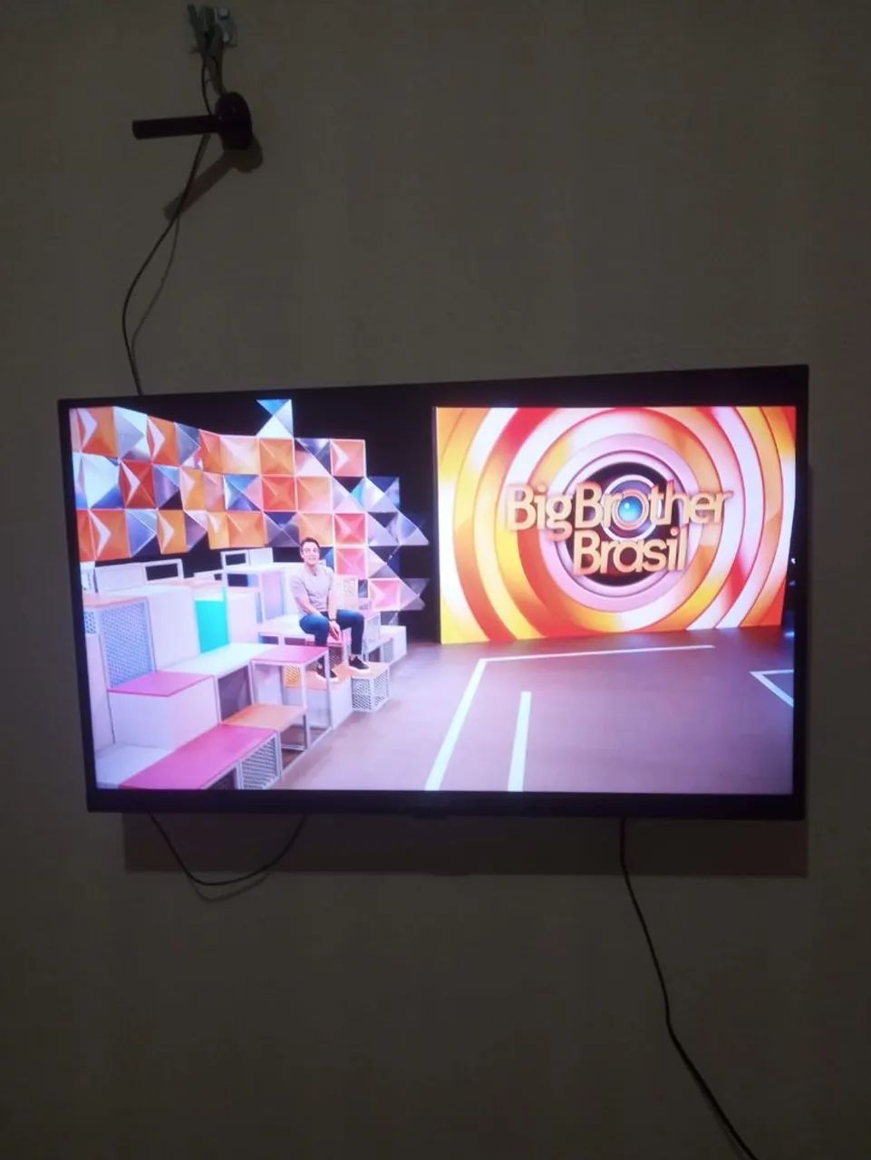 TV 32 