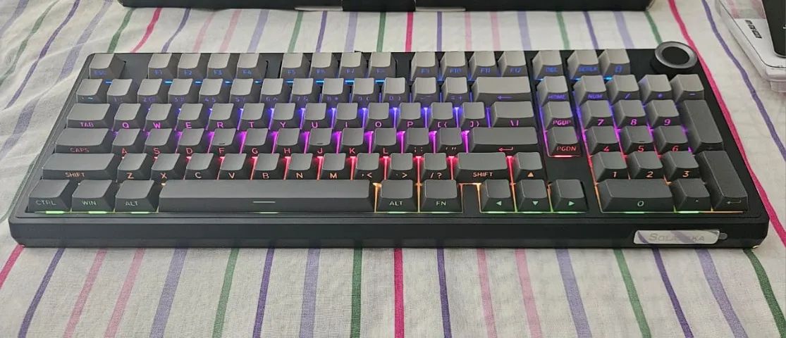 Teclado mecânico Solakaka Ki99 Pro RGB - Foto 4